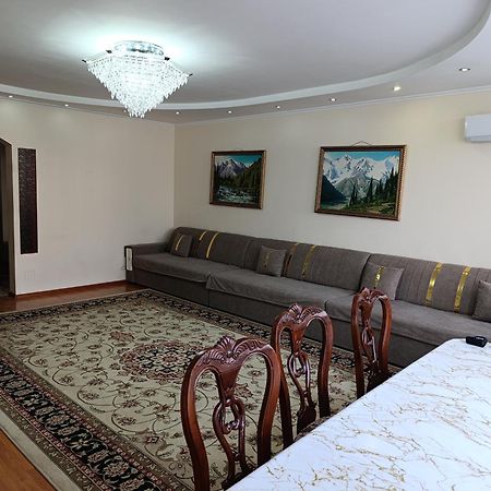 Улица Гоголя 2 Апартаменты 180 Метров Almaty Exterior foto